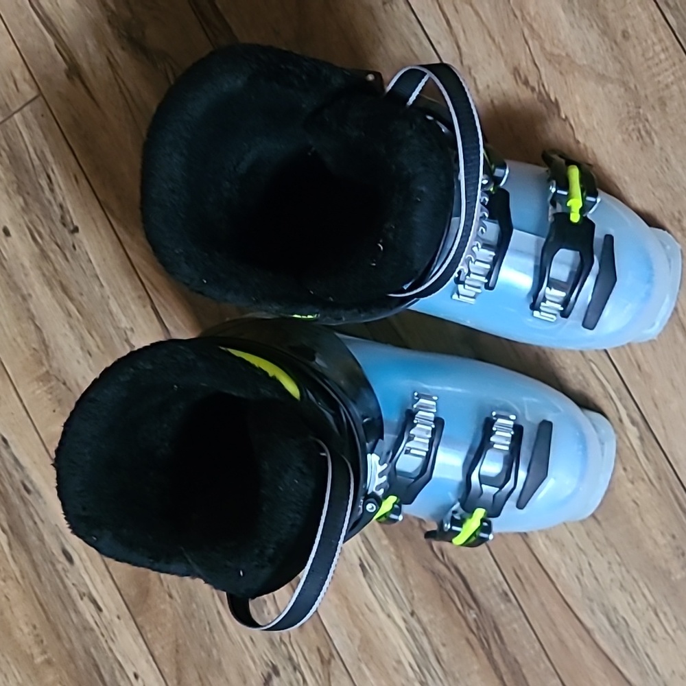 Ski Boots - Picture 5 of 6